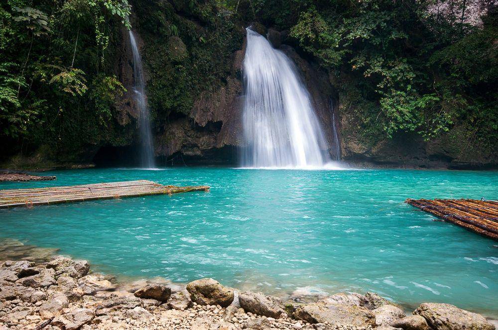 Air Terjun Kawasan (commons.wikimedia.org/Andrewhaimerl)