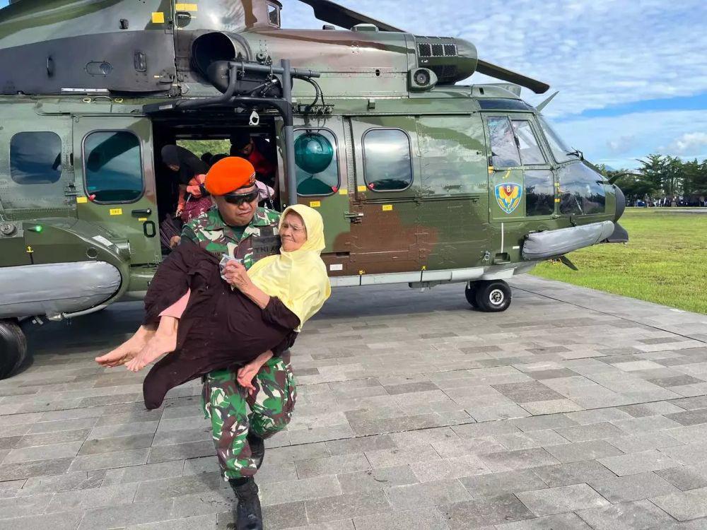 Pahlawan dari Udara: Gerak Cepat TNI AU saat Bencana Luwu