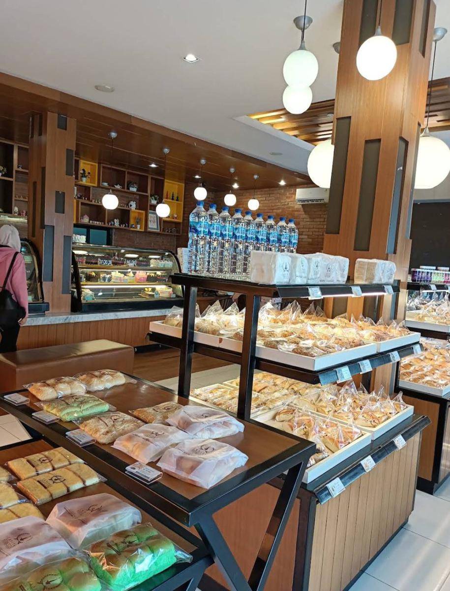 Capital Bakery & Cake (google.com/maps/Indri Utami)