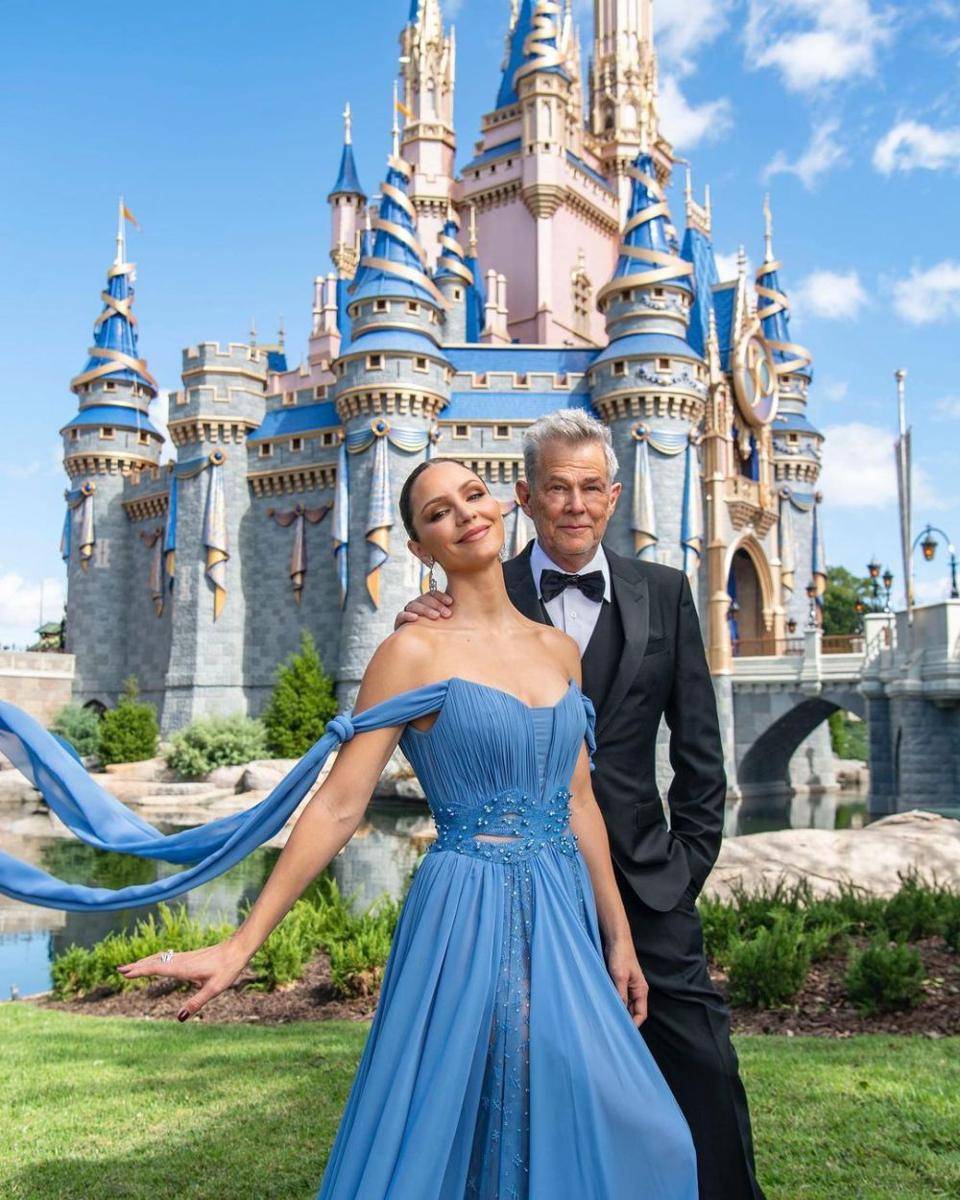Gaya Couple David Foster dan Katharine McPhee. (instagram.com/katharinefoster)