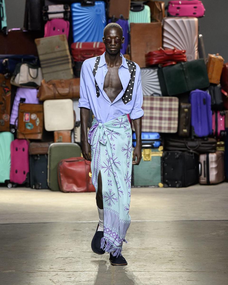 Moschino S/S '25 di Milan Fashion Week Menswear 2024 (instagram.com/moschino)