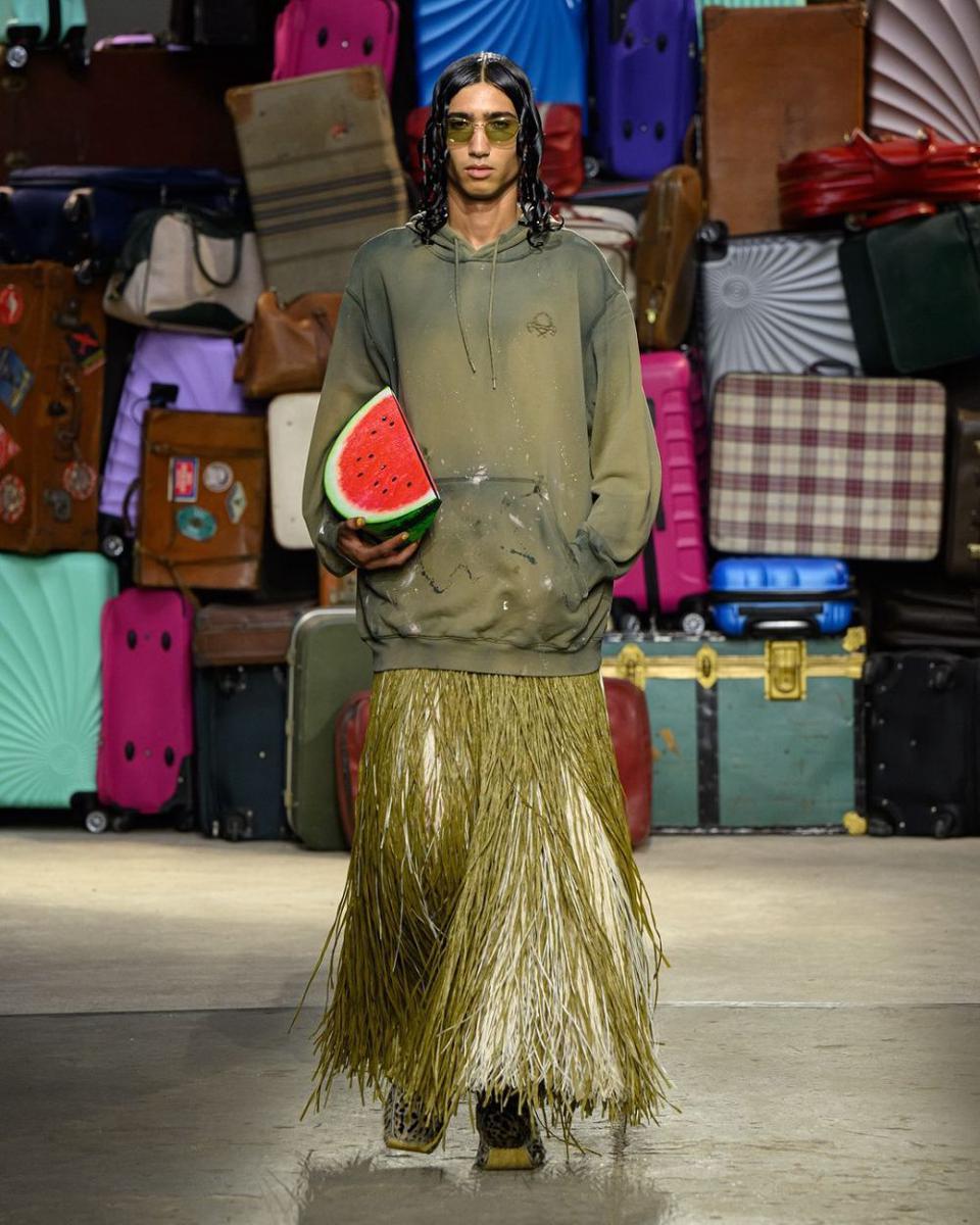 Moschino S/S '25 di Milan Fashion Week Menswear 2024 (instagram.com/moschino)