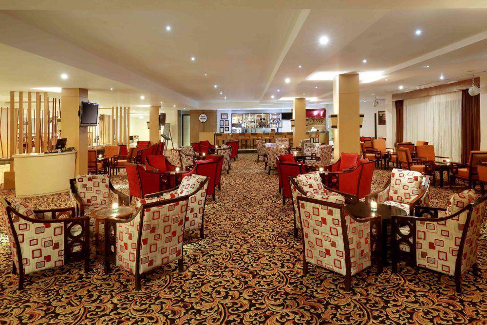 Foto suasana The Lounge yang berada di dalam Hotel Swissbelinn Panakkukang Makassar. (Dok. Istimewa)