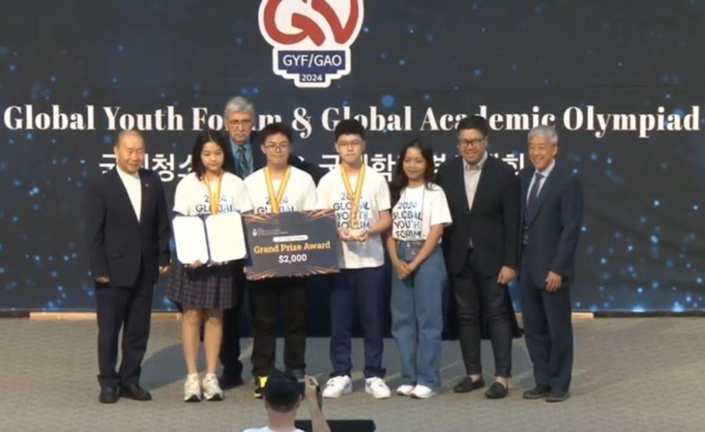Siswa SMA Vita Surabaya Harumkan Nama Indonesia di Korea Selatan