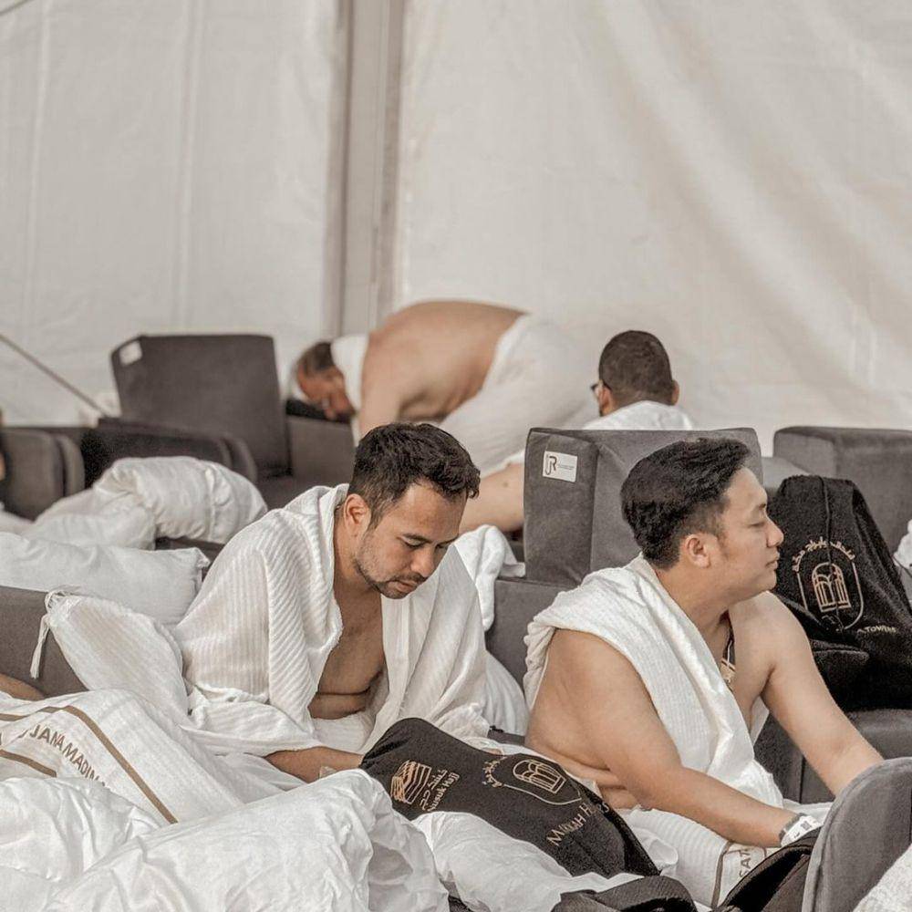 potret keluarga Raffi Ahmad wukuf di Arafah (instagram.com/priotralala)