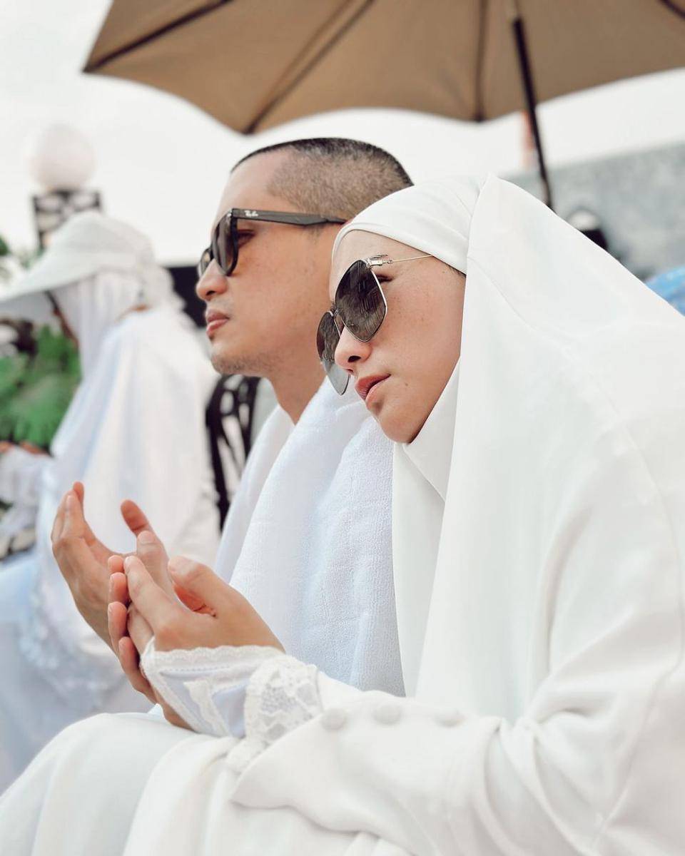 potret Citra Kirana dan Rezky Adhitya wukuf di Arafah (instagram.com/citraciki)