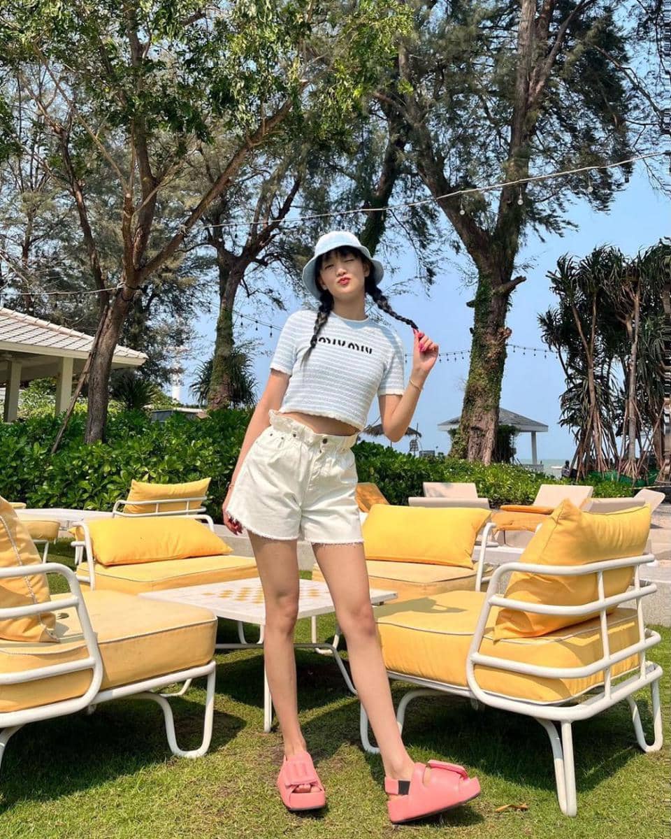 inspirasi outfit santai ala Minnie (G)I-DLE (instagram.com/min.nicha)