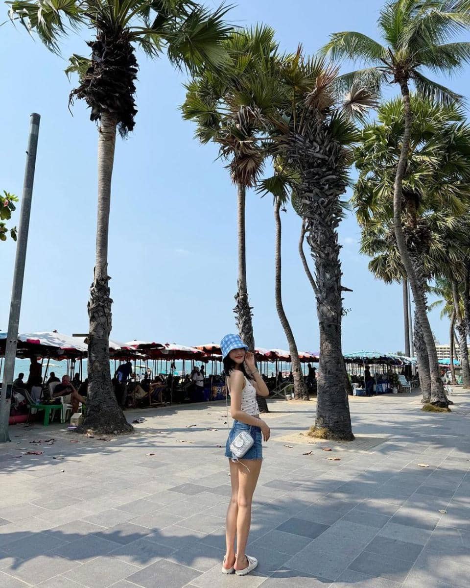 inspirasi outfit santai ala Minnie (G)I-DLE (instagram.com/min.nicha)