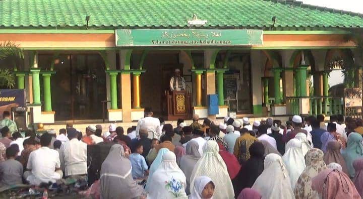 Jemaah majelis taklim Ibadurrahman di Jombang Salat Iduladha lebih awal. IDN Times/Zainul Arifin