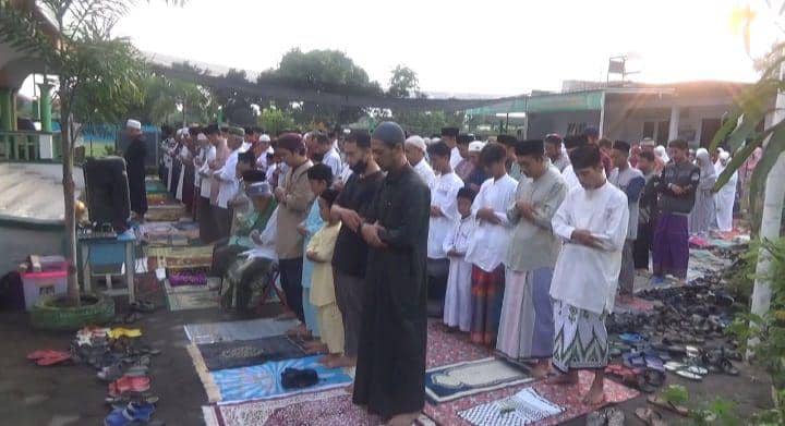 Ratusan Warga di Jombang Rayakan Idul Adha Lebih Awal