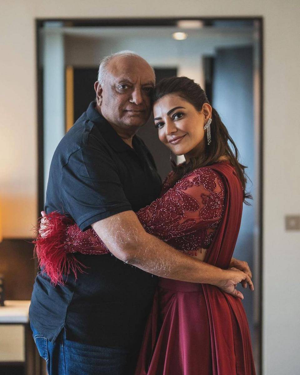 Kajal Aggarwal dan ayah (instagram.com/kajalaggarwalofficial)