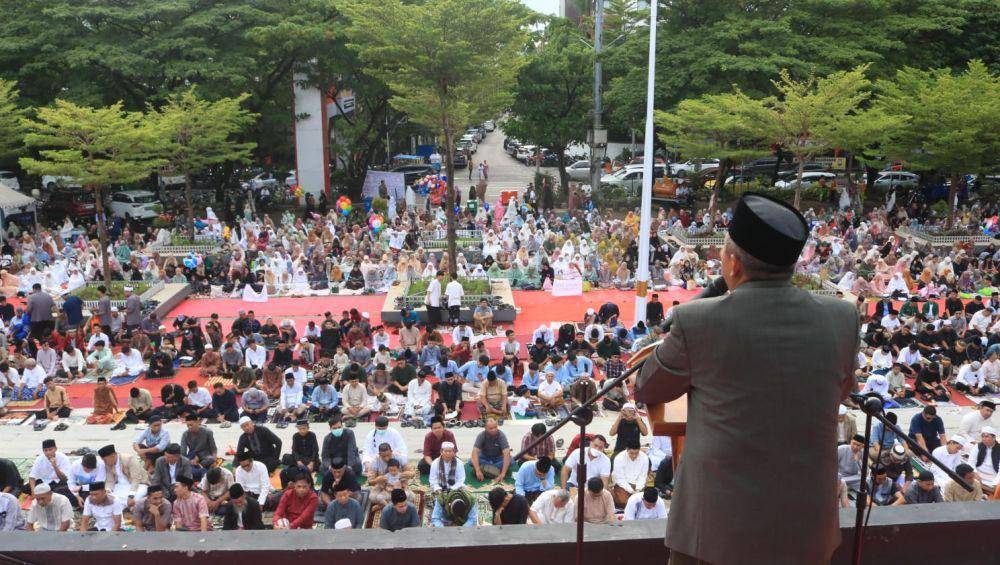 Suasana Salat Id di Anjungan Pantai Losari Makassar beberapa waktu lalu/Humas Pemkot Makassar