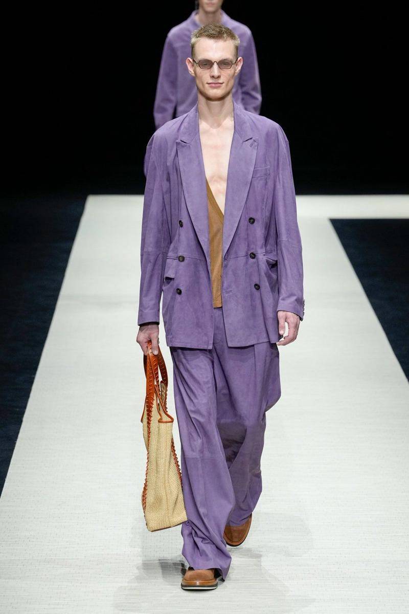 Emporio Armani S/S '25 di Milan Fashion Week Menswear 2024 (instagram.com/antonioskamy)