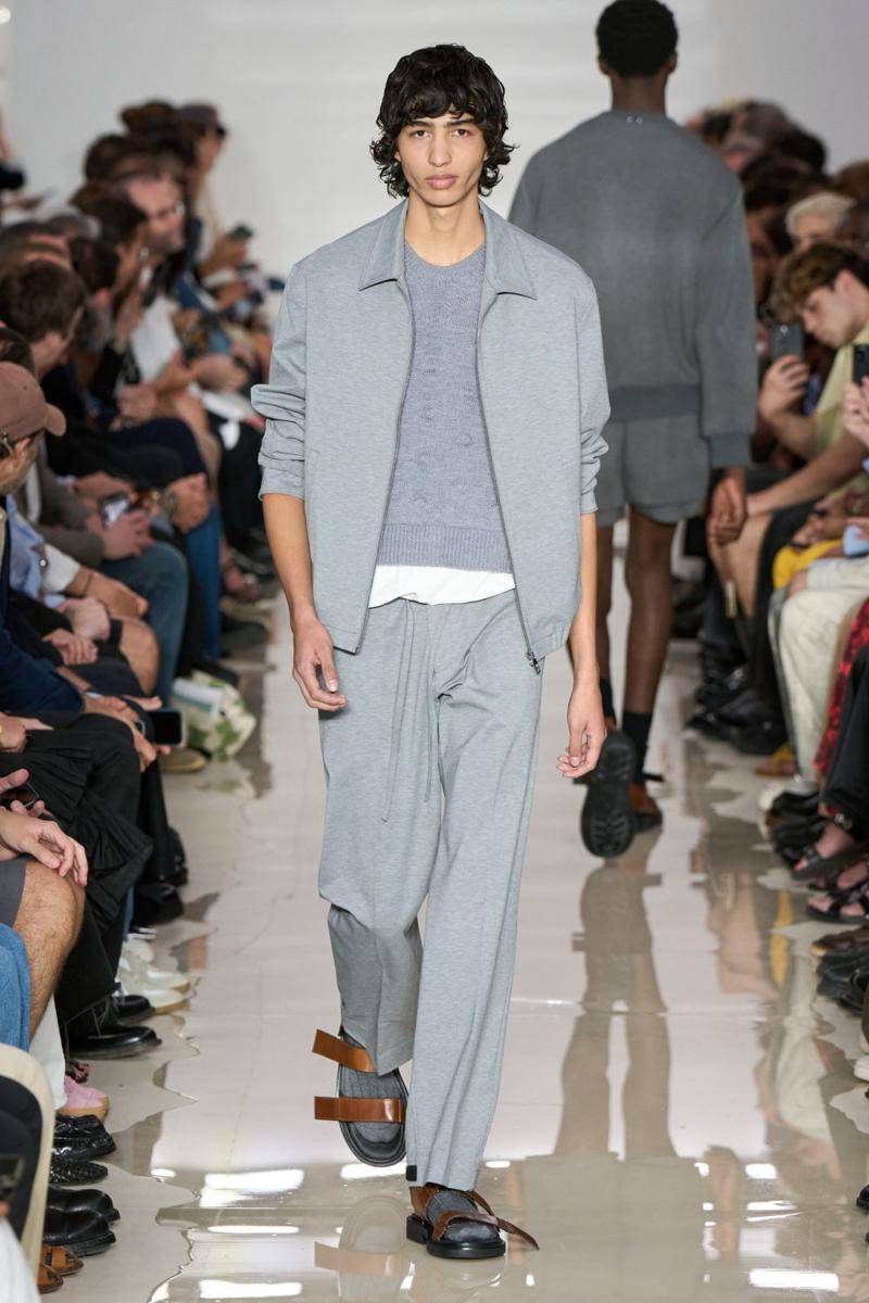 Neil Barrett S/S '25 di Milan Fashion Week 2024 (instagram.com/intheparkmanagement)