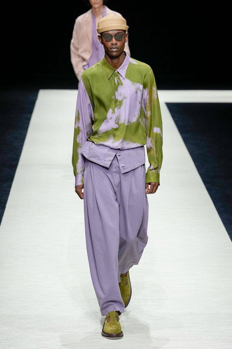Emporio Armani S/S '25 di Milan Fashion Week Menswear 2024 (instagram.com/catwalkats)