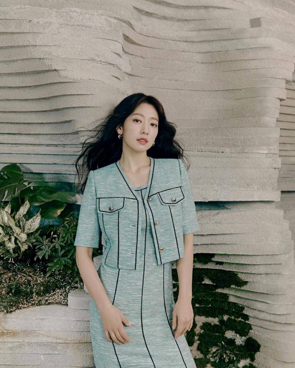 Park Shin Hye (instagram.com/ssinz7)