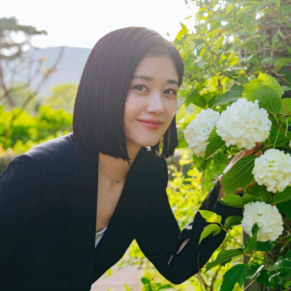 Jang Nara (instagram.com/nara0318)