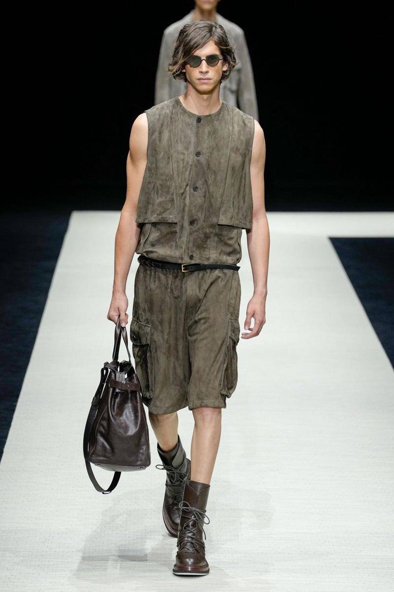 Emporio Armani S/S '25 di Milan Fashion Week Menswear 2024 (instagram.com/antonioskamy)