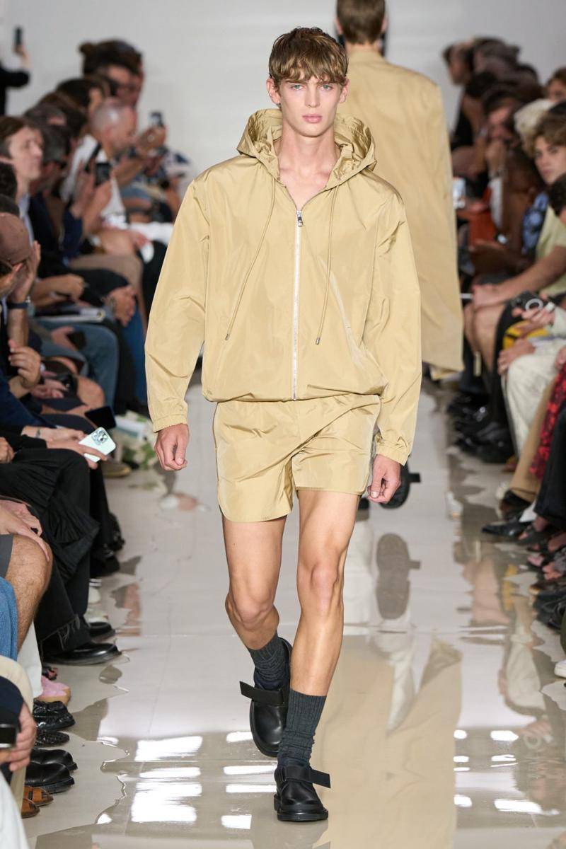 Neil Barrett S/S '25 di Milan Fashion Week 2024 (instagram.com/im_so_v.o.g.u.e)