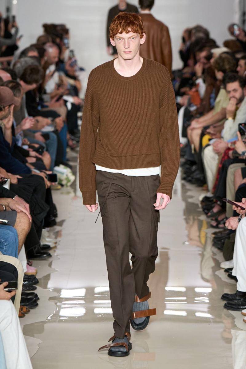 Neil Barrett S/S '25 di Milan Fashion Week 2024 (instagram.com/im_so_v.o.g.u.e)