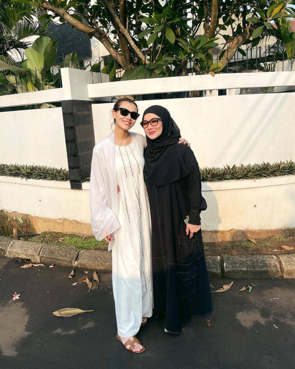 gaya artis yang merayakan Idul Adha (instagram.com/aaliyah.massaid)