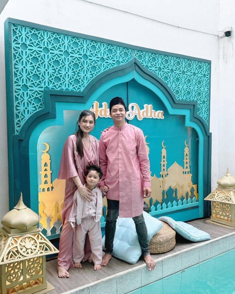 gaya artis yang merayakan Idul Adha (instagram.com/angbeenrishi)