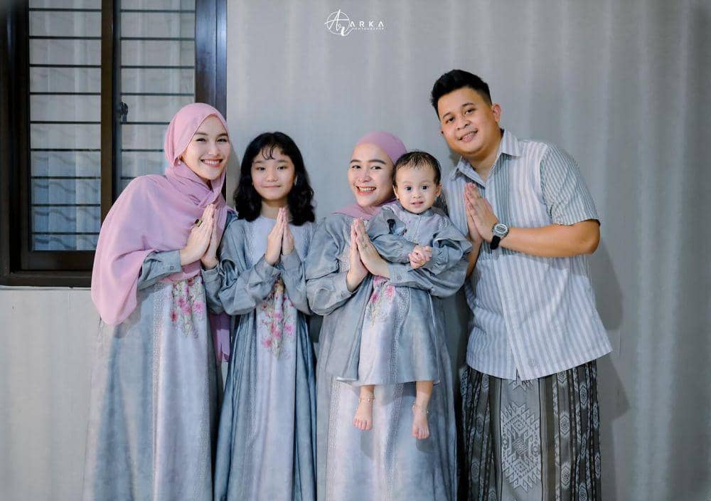 gaya artis yang merayakan Idul Adha (instagram.com/ayutingting92))