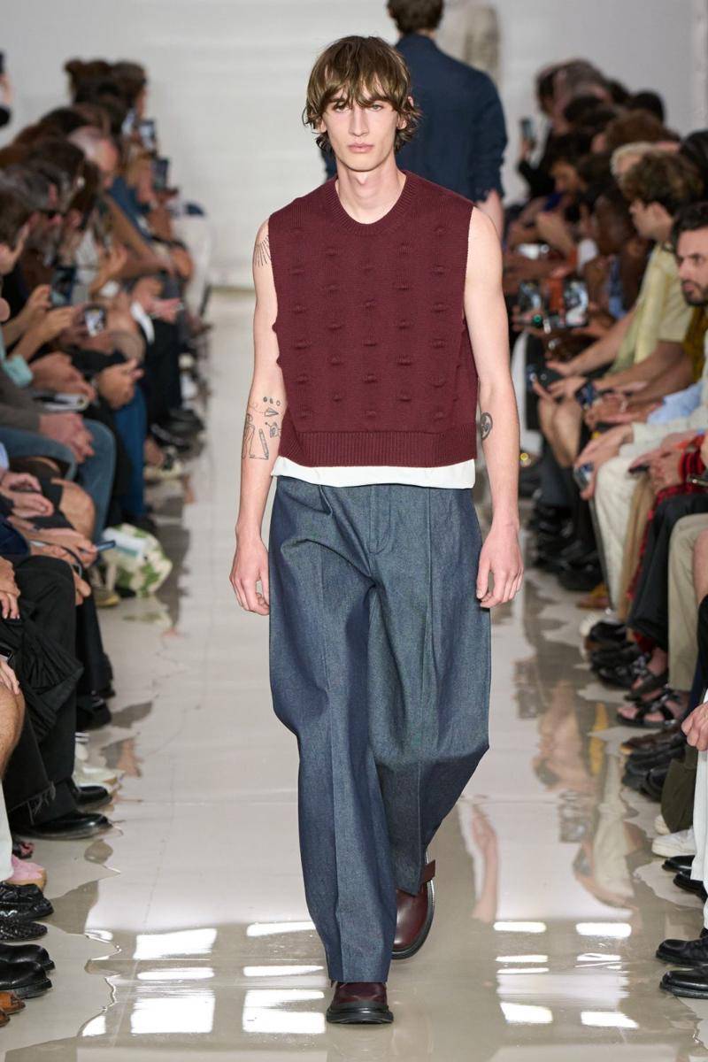 Neil Barrett S/S '25 di Milan Fashion Week 2024 (instagram.com/neilbarrett)