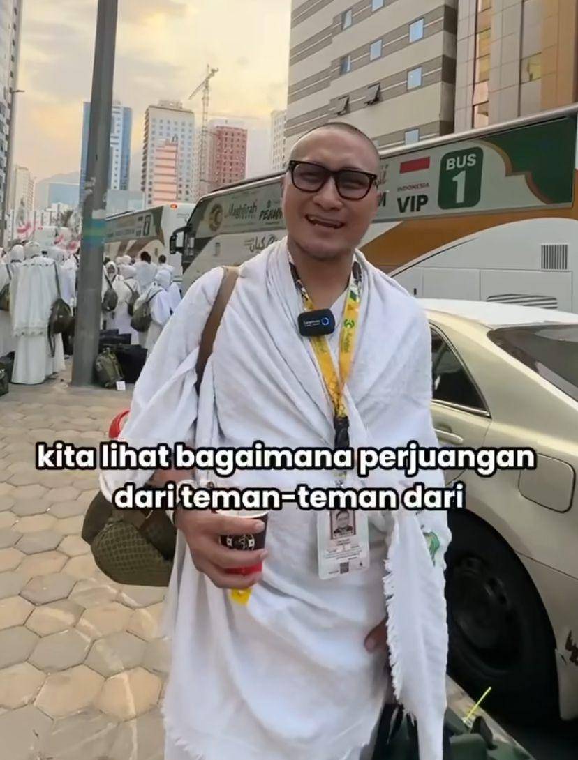 potret artis tampil botak usai jalani tahallul haji 2024 (Instagram.com/ariekuntung)