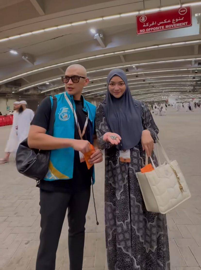 potret artis tampil botak usai jalani tahallul haji 2024 (Instagram.com/thereal_rezkyadhitya)