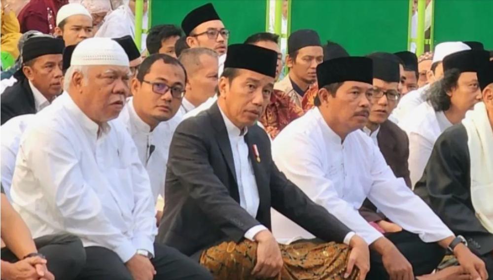 Presiden Jokowi Salat Id di Semarang, Ribuan Orang Padati Simpanglima