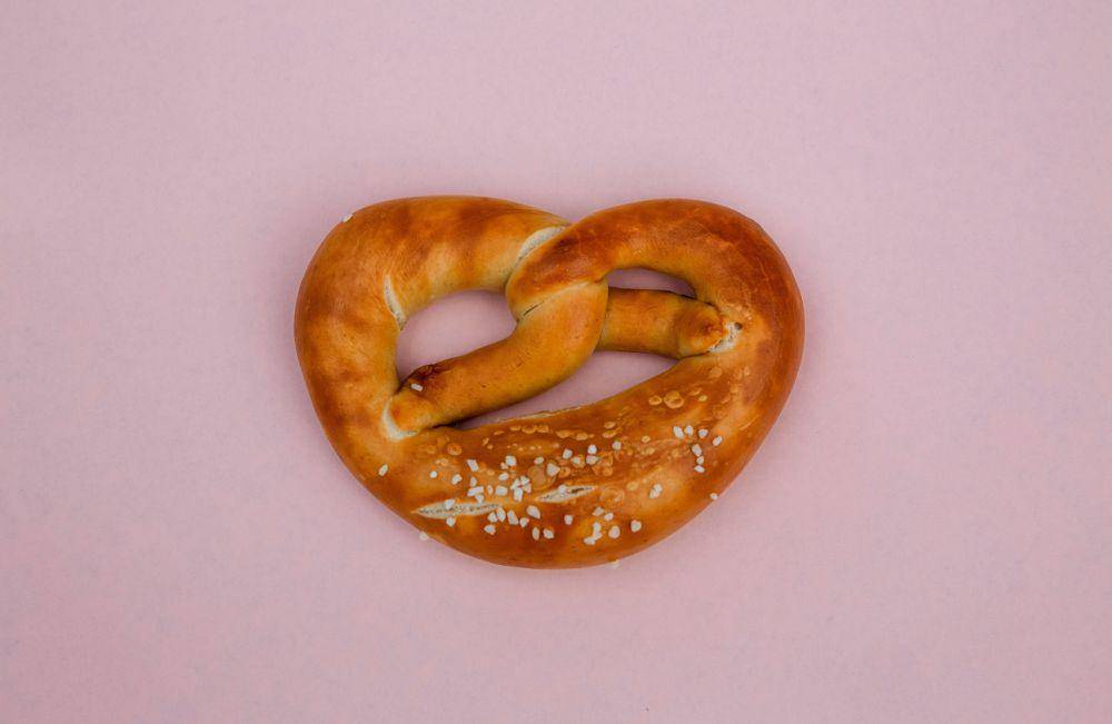 bretzel atau pretzel (unsplash.com/Markus Spiske)