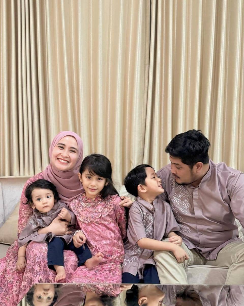 gaya artis yang merayakan Idul Adha (instagram.com/ryana_dea)