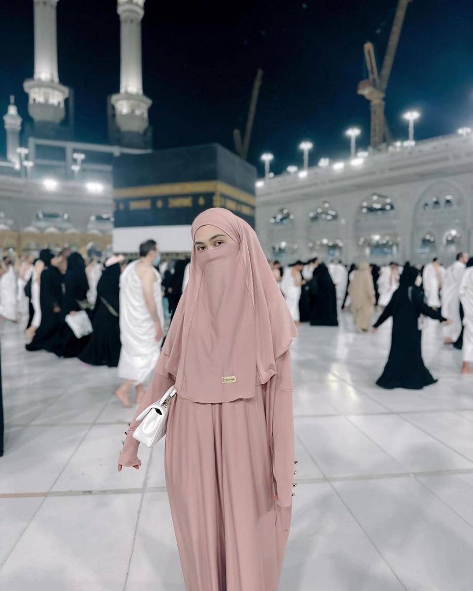 momen artis rayakan Idul Adha 2024 di Tanah Suci (instagram.com/riaricis1795)