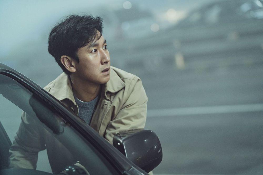 12 Cuplikan Film Korea Project Silence, Bencana di Jembatan Bandara