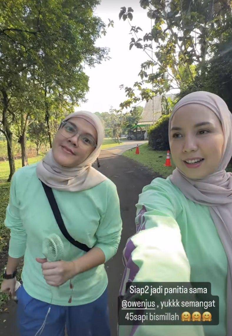 momen Tya Ariestya menjadi panitia kurban (instagram.com/tya_ariestya)
