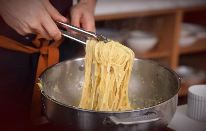 Resep Mie Instan Carbonara, Kreasi Mie Anti Bosan!