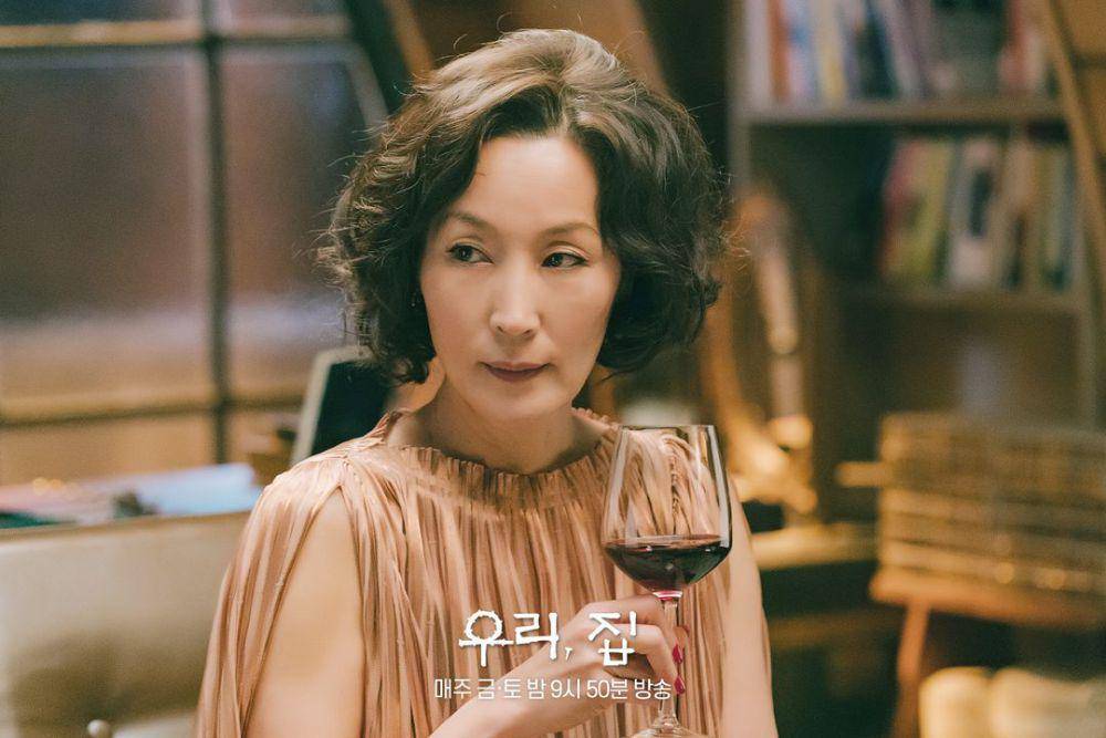 Hong Sa Gang (Lee Hye Young) di drakor Bitter Sweet Hell (instagram.com/mbcdrama_now)