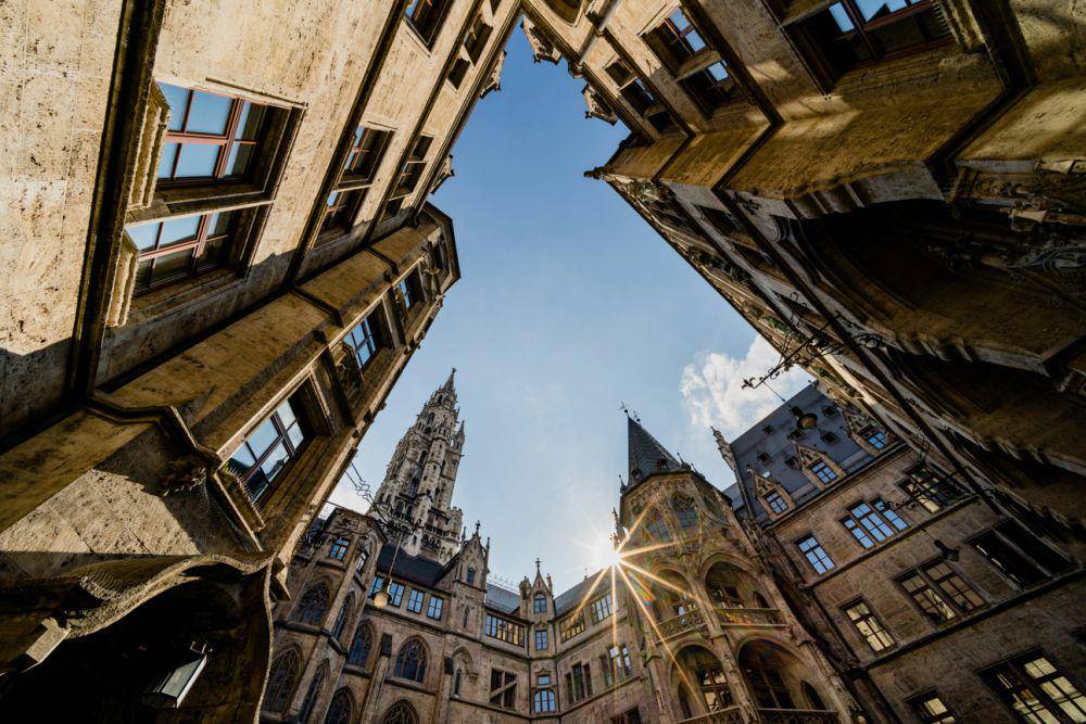 Neues Rathaus (unsplash.com/Daniel Seßler)