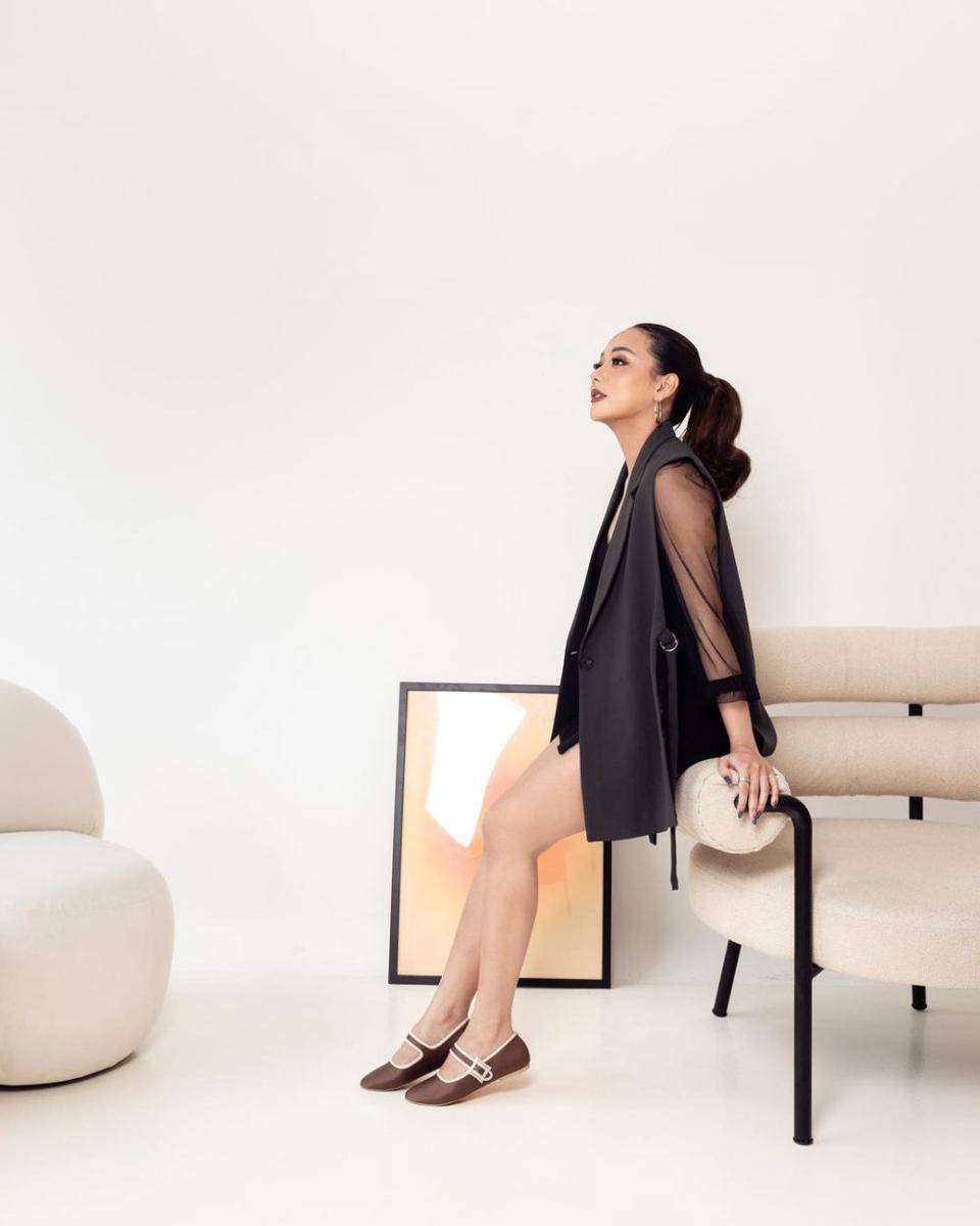 inspirasi all black outfit Jasmine Nadiko (instagram.com/jasminenadiko)