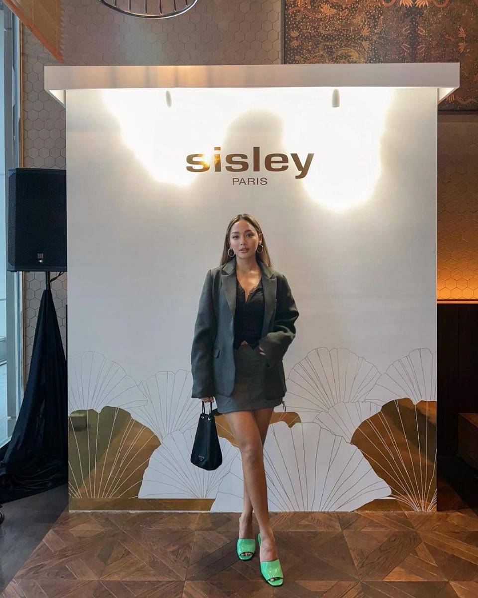 inspirasi all black outfit Jasmine Nadiko (instagram.com/jasminenadiko)