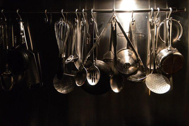 10 Tips Membersihkan Alat Masak Stainless Steel agar Anti Karat