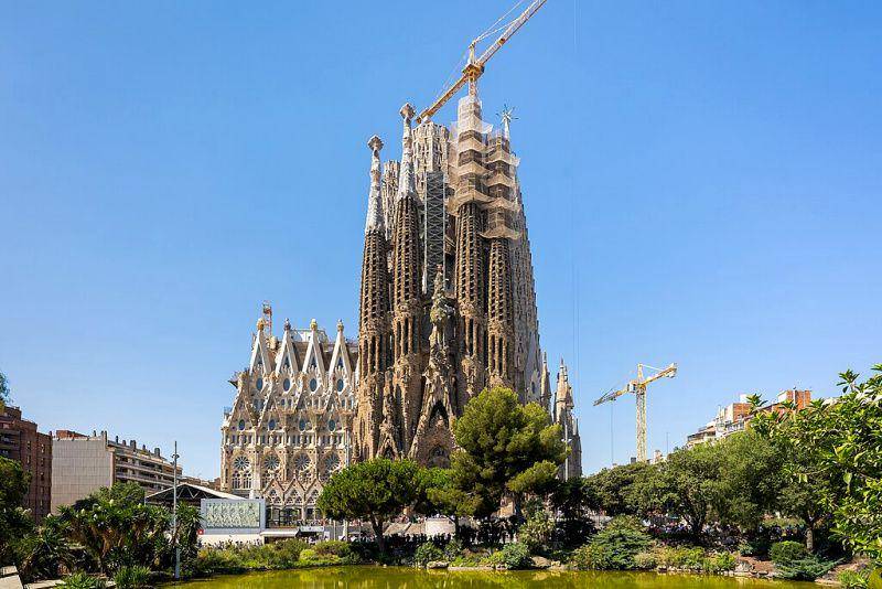 gambar Basilica Sagrada Família (commons.m.wikimedia.org/Maksim Sokolov)