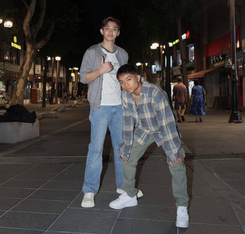 potret Sarwendah dan Betrand Peto nongkrong bareng Lucas di Korea (Instagram.com/betrandpetoputraonsu)