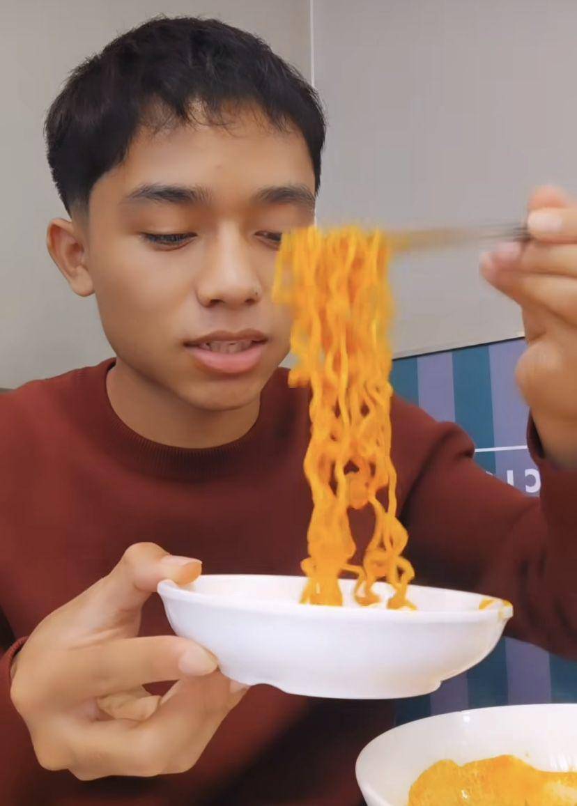 potret Sarwendah dan Betrand Peto nongkrong bareng Lucas di Korea (Instagram.com/betrandpetoputraonsu)