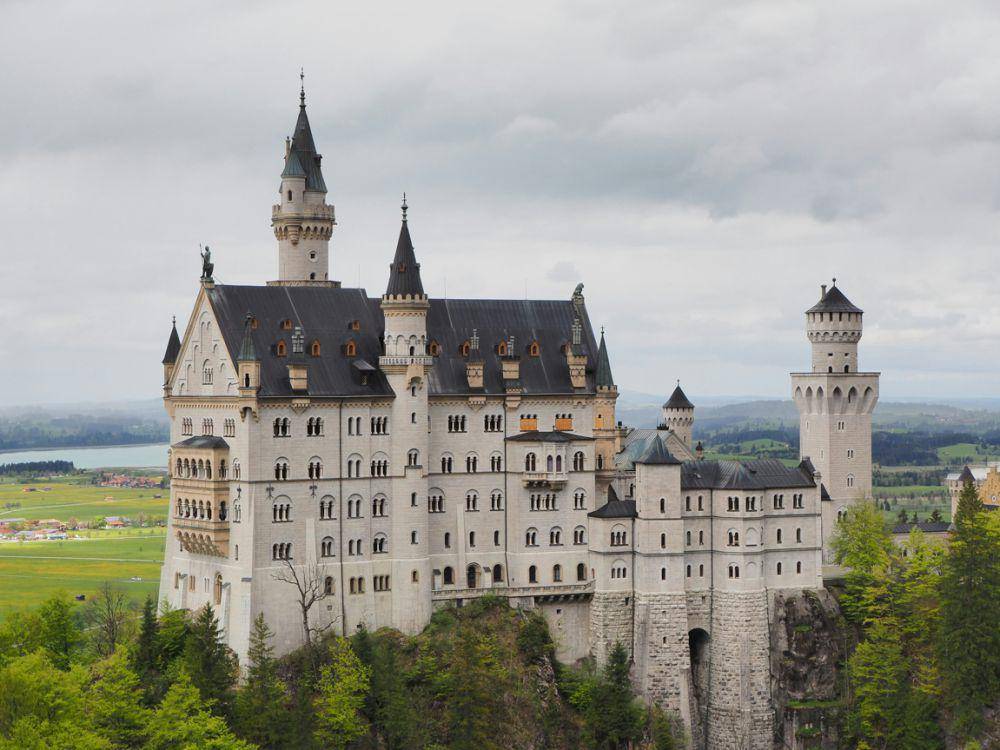 Kastil Neuschwanstein (unsplash.com/Lukas K)