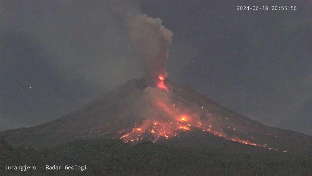 Gunung Merapi Luncurkan Awan Panas Guguran hingga 1,5 Km