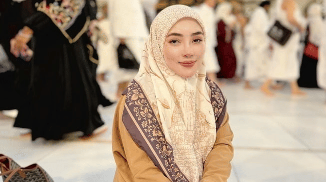 Selebgram Shella Saukia Sumbang Sapi Kurban Berbobot 1,2 Ton