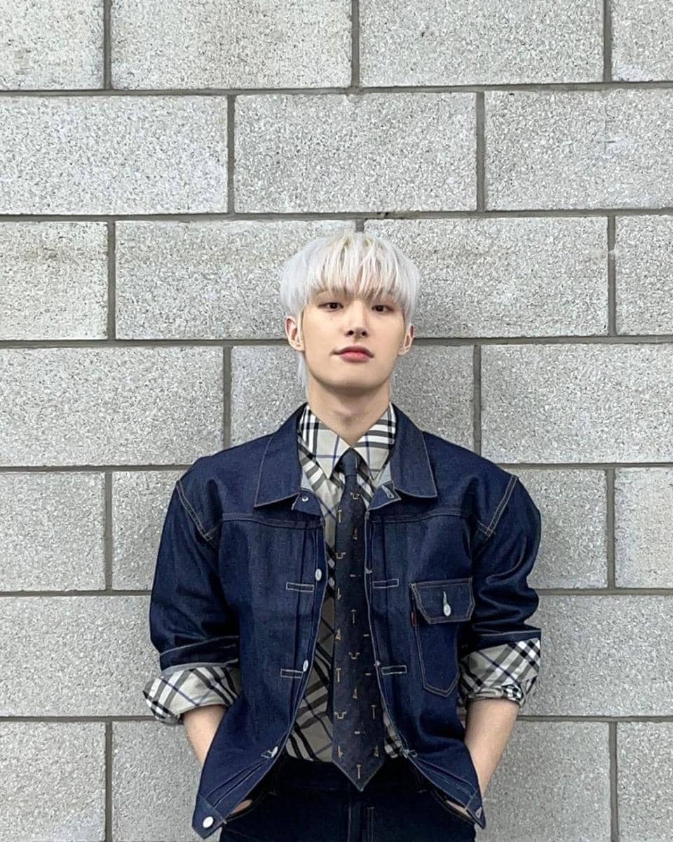 outfit jalan-jalan ala Mingi Ateez (instagram.com/@ateez_official)