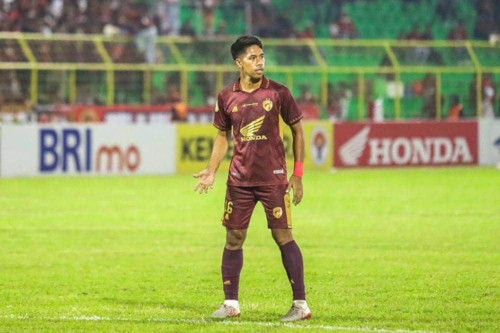 Momen debut Sandy Ferizal sebagai pemain PSM Makassar pada laga pekan ke-16 Liga 1 2023/24 melawan Arema FC di Stadion Gelora B.J. Habibie Parepare, 20 Oktober 2023. (Instagram.com/psm_makassar)